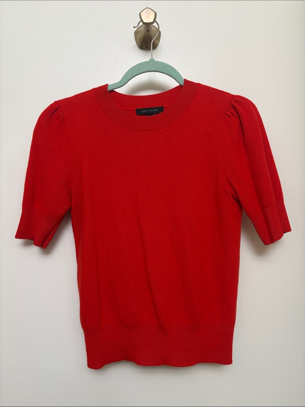 Ann Taylor XS Red Puff Sleeve Blouse